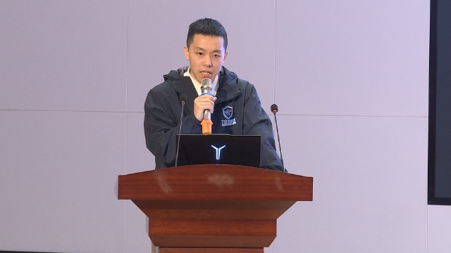 汪宣言应邀在全市法治班主任同讲法制课启动仪式上授课